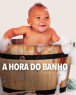 BEBÉ NA BANHEIRA