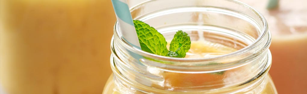 SMOOTHIES DE PÊSSEGO E PÊRA SMOOTHIES DE PÊSSEGO E PÊRA